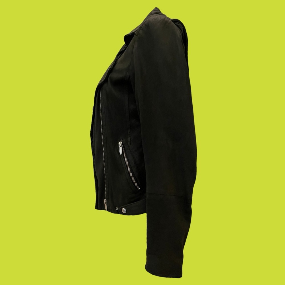 100% Lambs Skin Black Leather Jacket | BKE
Sz S/P Like New | THEYSKEN’S THEORY - Picture 10 of 13
